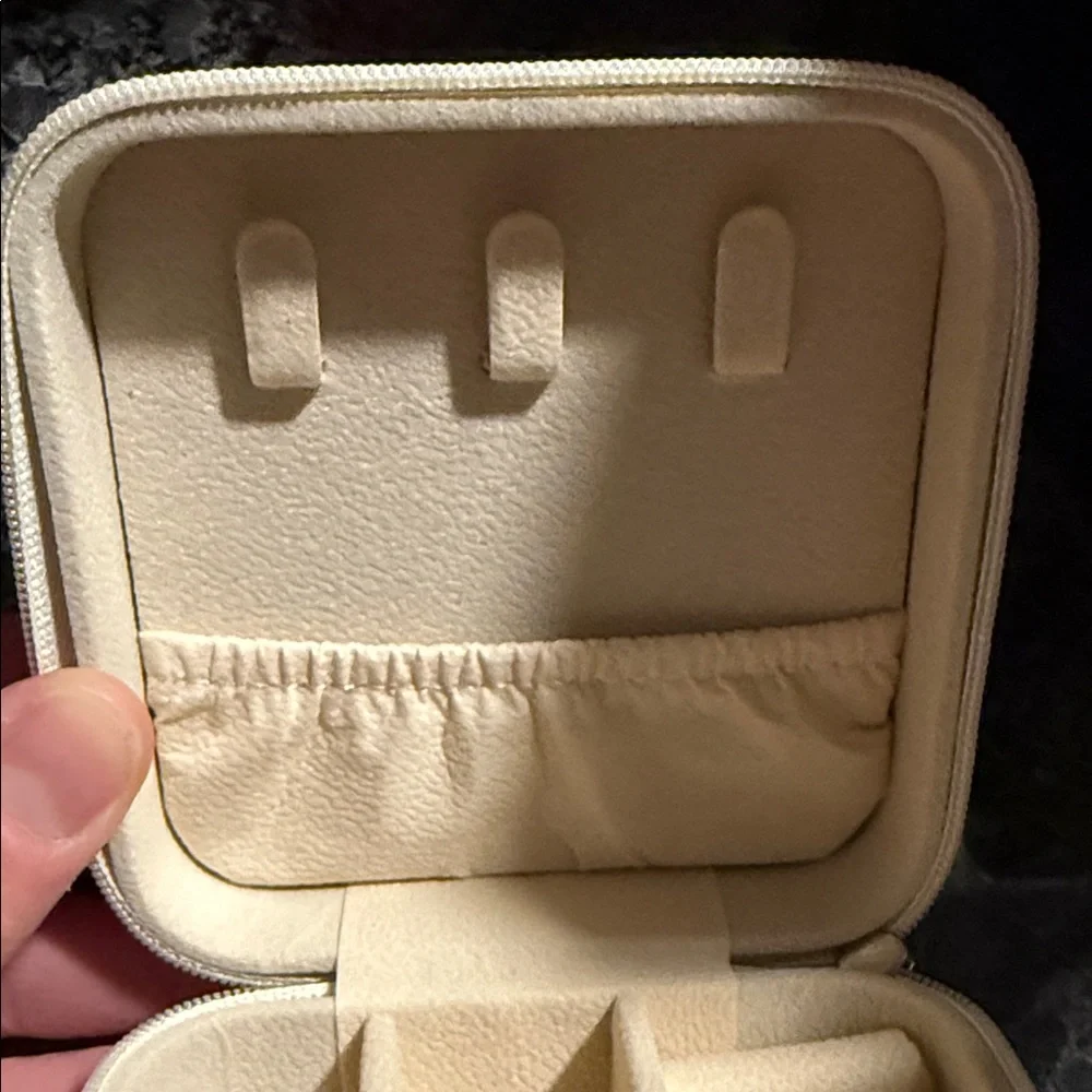 Elegant Cream Canvas Zipper Jewelry Organizer and Travel Case New